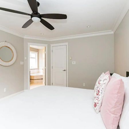 Bellamy Manor Large Home With 5Beds! In Langford Виктория Екстериор снимка