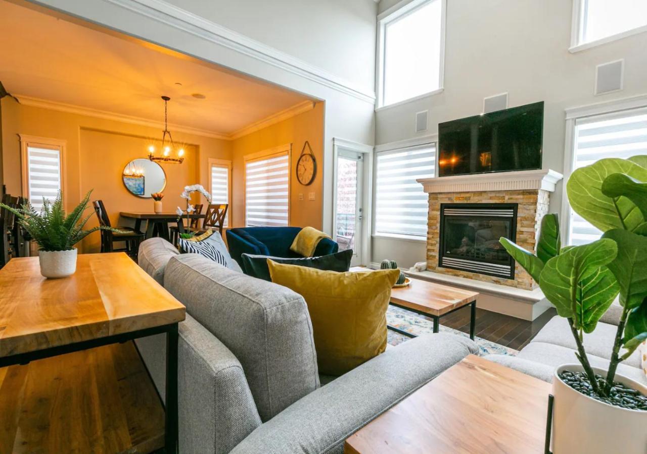 Bellamy Manor Large Home With 5Beds! In Langford Виктория Екстериор снимка