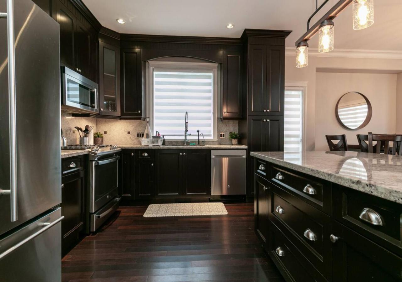 Bellamy Manor Large Home With 5Beds! In Langford Виктория Екстериор снимка