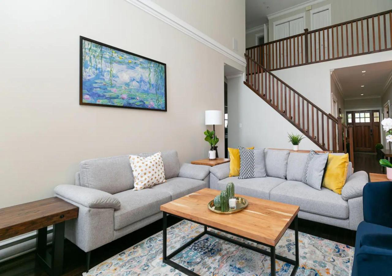 Bellamy Manor Large Home With 5Beds! In Langford Виктория Екстериор снимка