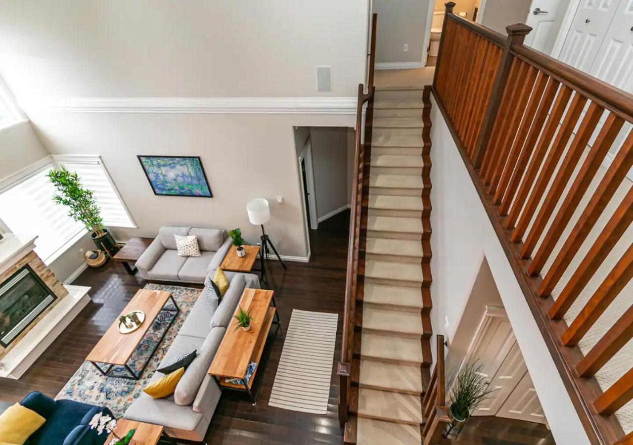 Bellamy Manor Large Home With 5Beds! In Langford Виктория Екстериор снимка